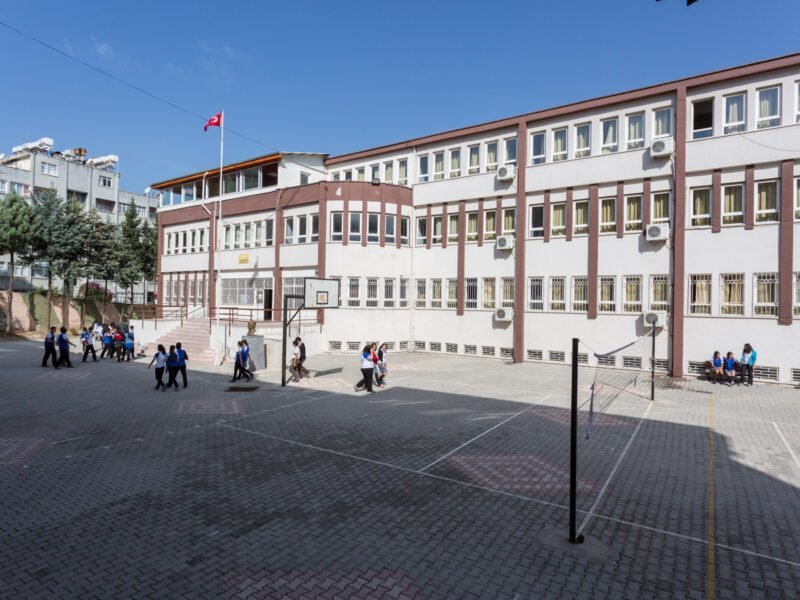 Nihal-Turgut Anlar Anadolu Lisesi